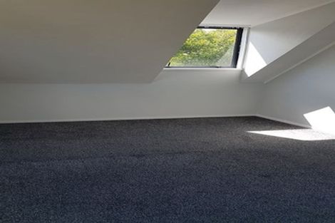 Photo of property in 15 Caspian Close, New Lynn, Auckland, 0600