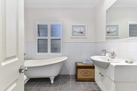 Photo of property in 1/177 Hurstmere Road, Takapuna, Auckland, 0622