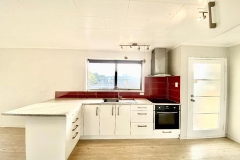 Photo of property in 15 Mon Desir Place, Manurewa, Auckland, 2102