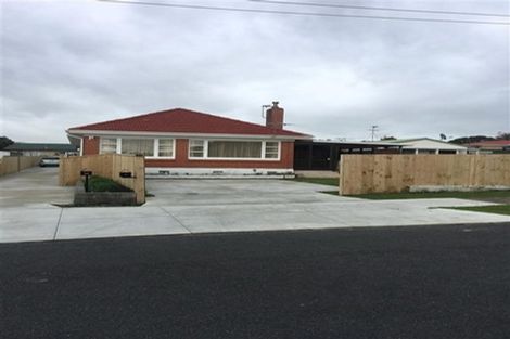 Photo of property in 1 Beaumonts Way, Manurewa, Auckland, 2102