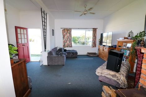 Photo of property in 37 Alma Street, Dannevirke, 4930