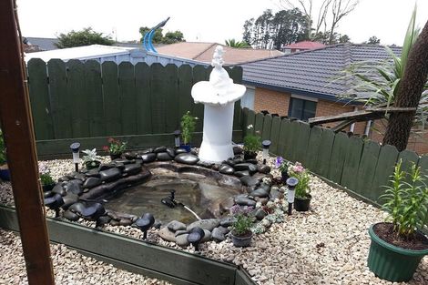 Photo of property in 8 Jeffery Reeve Crescent, Ranui, Auckland, 0612