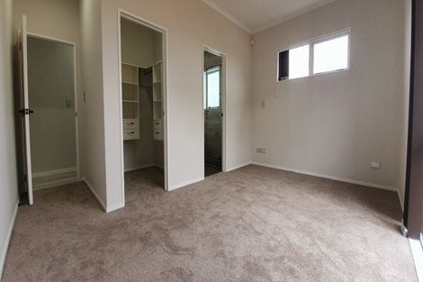 Photo of property in 28 Koroheke Road, Takanini, 2110