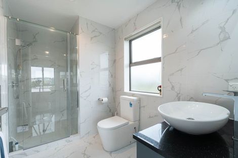 Photo of property in 6a St Catherine Crescent, West Harbour, Auckland, 0618