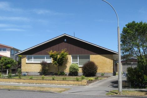Photo of property in 17 Delaware Crescent, Russley, Christchurch, 8042