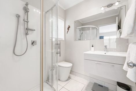 Photo of property in 72 Marina View Drive, West Harbour, Auckland, 0618