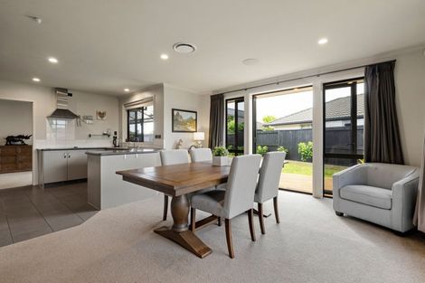 Photo of property in 32 Winchester Place, Rototuna North, Hamilton, 3210