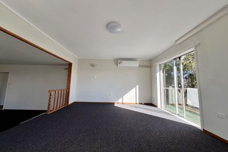 Photo of property in 35 Larissa Avenue, Henderson, Auckland, 0610