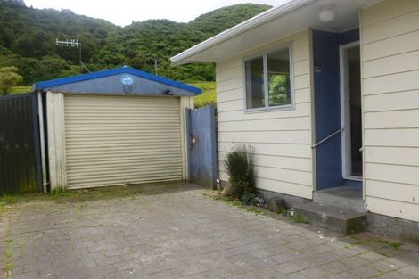 Photo of property in 1/51 Hartford Crescent, Totara Park, Upper Hutt, 5018