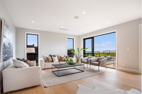 Photo of property in 40 Paparahi Place, Wainui, 0992