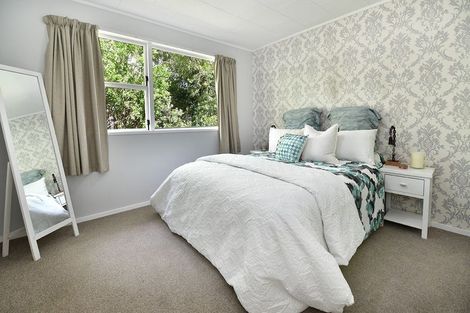 Photo of property in 214 Whangaparaoa Road, Red Beach, 0932