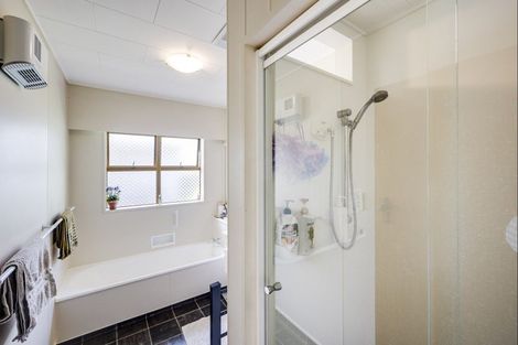 Photo of property in 3/17 Ngarimu Crescent, Taradale, Napier, 4112