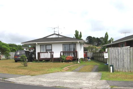 Photo of property in 2/3 Sevilla Place, Unsworth Heights, Auckland, 0632