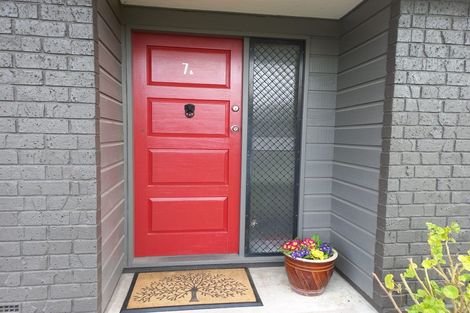 Photo of property in 2/7 Kathleen Place, Rainbow Point, Taupo, 3330