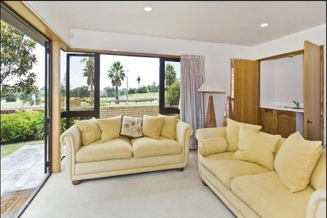 Photo of property in 44 William Bayes Place, Red Beach, 0932