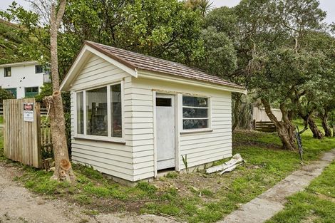 Photo of property in 1010 Makara Road, Makara Beach, Karori, 6972