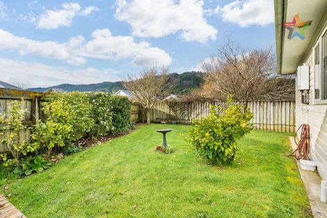 Photo of property in 10 Woodland Mews, Wainuiomata, Lower Hutt, 5014