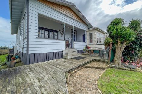Photo of property in 39 Pipiroa Road, Ngatea, 3503