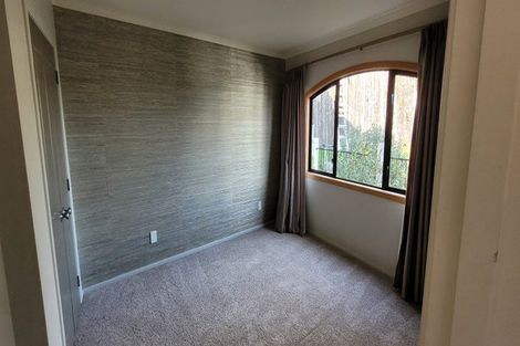 Photo of property in 85c Eliot Street, New Plymouth, 4310