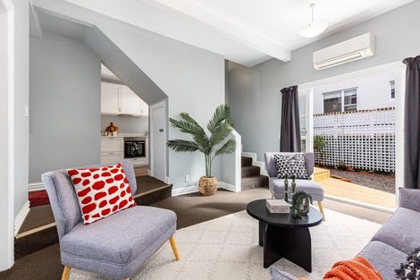 Photo of property in 4 Brougham Street, Mount Victoria, Wellington, 6011