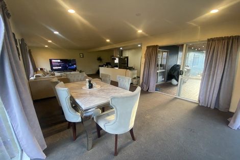 Photo of property in 22 Cherry Tree Place, Massey, Auckland, 0614