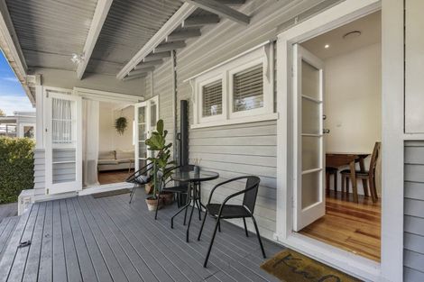 Photo of property in 1018 Great North Road, Point Chevalier, Auckland, 1022