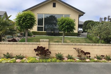 Photo of property in 20 Titirangi Crescent, Parklands, Christchurch, 8083