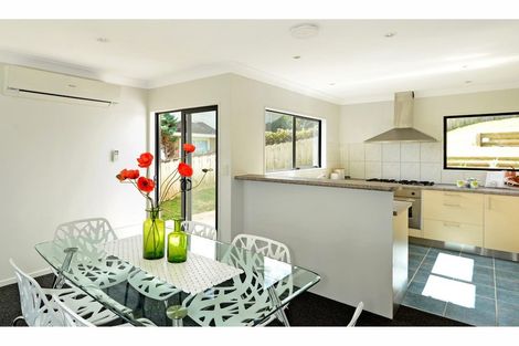 Photo of property in 20 Stephanie Close, Glenfield, Auckland, 0629