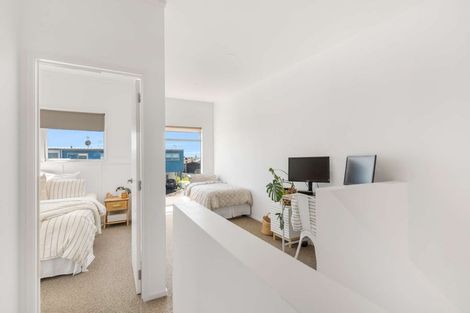 Photo of property in 31 Reynolds Place, Papamoa Beach, Papamoa, 3118