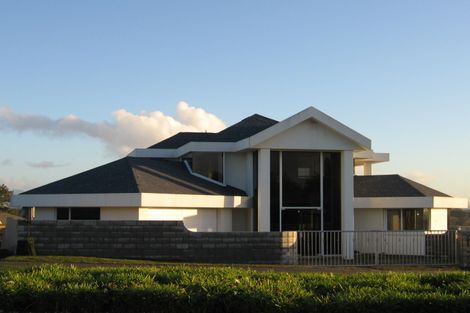 Photo of property in 13 Western Heights Drive, Western Heights, Hamilton, 3200