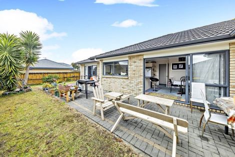 Photo of property in 23 Pitt Avenue, Clendon Park, Auckland, 2103