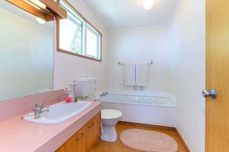 Photo of property in 105 Braemar Road, Castor Bay, Auckland, 0620