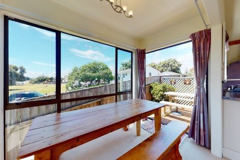 Photo of property in 4 Rangitane Grove, Waitarere Beach, Levin, 5510