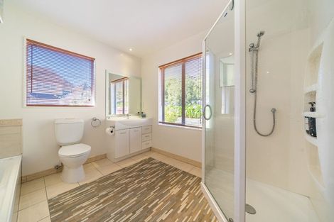 Photo of property in 41 Mount Marua Way, Timberlea, Upper Hutt, 5018