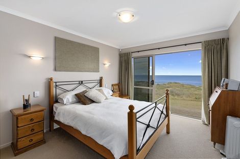 Photo of property in 8a Marine Parade South, Foxton Beach, Foxton, 4815
