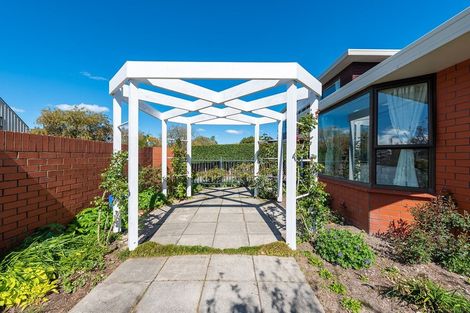 Photo of property in 2 Rubens Place, Burnside, Christchurch, 8053