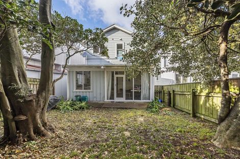 Photo of property in 102 Tinakori Road, Thorndon, Wellington, 6011