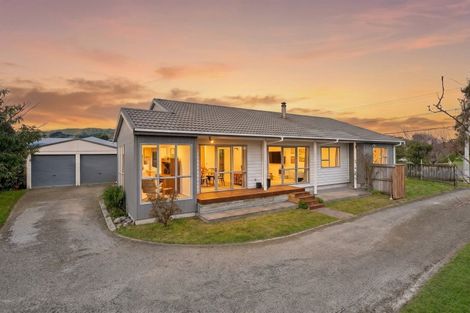 Photo of property in 285 Te Moana Road, Waikanae, 5036
