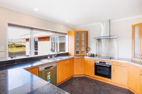 Photo of property in 20 Johnstone Drive, Fitzherbert, Palmerston North, 4410