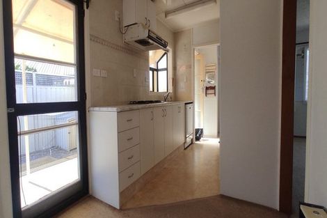 Photo of property in 10 Beaufield Lane, Te Atatu Peninsula, Auckland, 0610