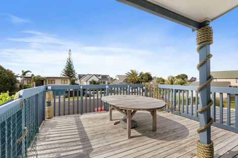 Photo of property in 6 Glen Isla Place, Waihi Beach, 3611