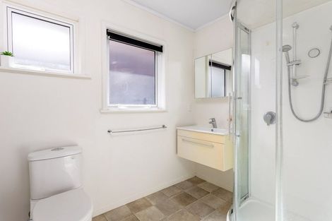Photo of property in 2/1 Evelyn Place, Hillcrest, Auckland, 0627