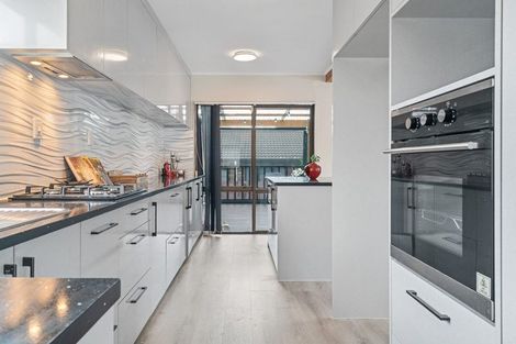 Photo of property in 2/24 Norrie Smith Avenue, Flat Bush, Auckland, 2023