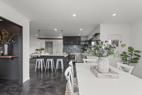 Photo of property in 7 Strachan Way, Highbury, Palmerston North, 4412