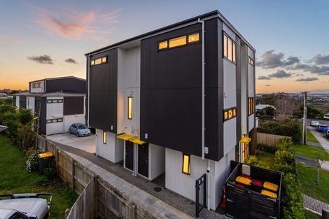 Photo of property in 4/43a Waimumu Road, Massey, Auckland, 0614