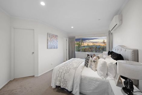 Photo of property in 45 Nimstedt Avenue, Oteha, Auckland, 0632