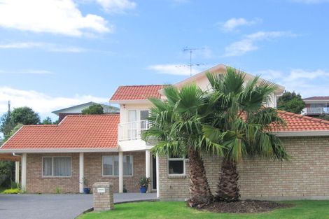 Photo of property in 14 Margaret Henry Crescent, Oteha, Auckland, 0632
