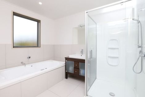 Photo of property in 106 Saint James Drive, Huntington, Hamilton, 3210