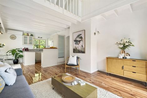 Photo of property in 2/1 Mulberry Place, Glenfield, Auckland, 0629