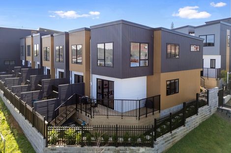 Photo of property in 42 Captain Scott Road, Glen Eden, Auckland, 0602